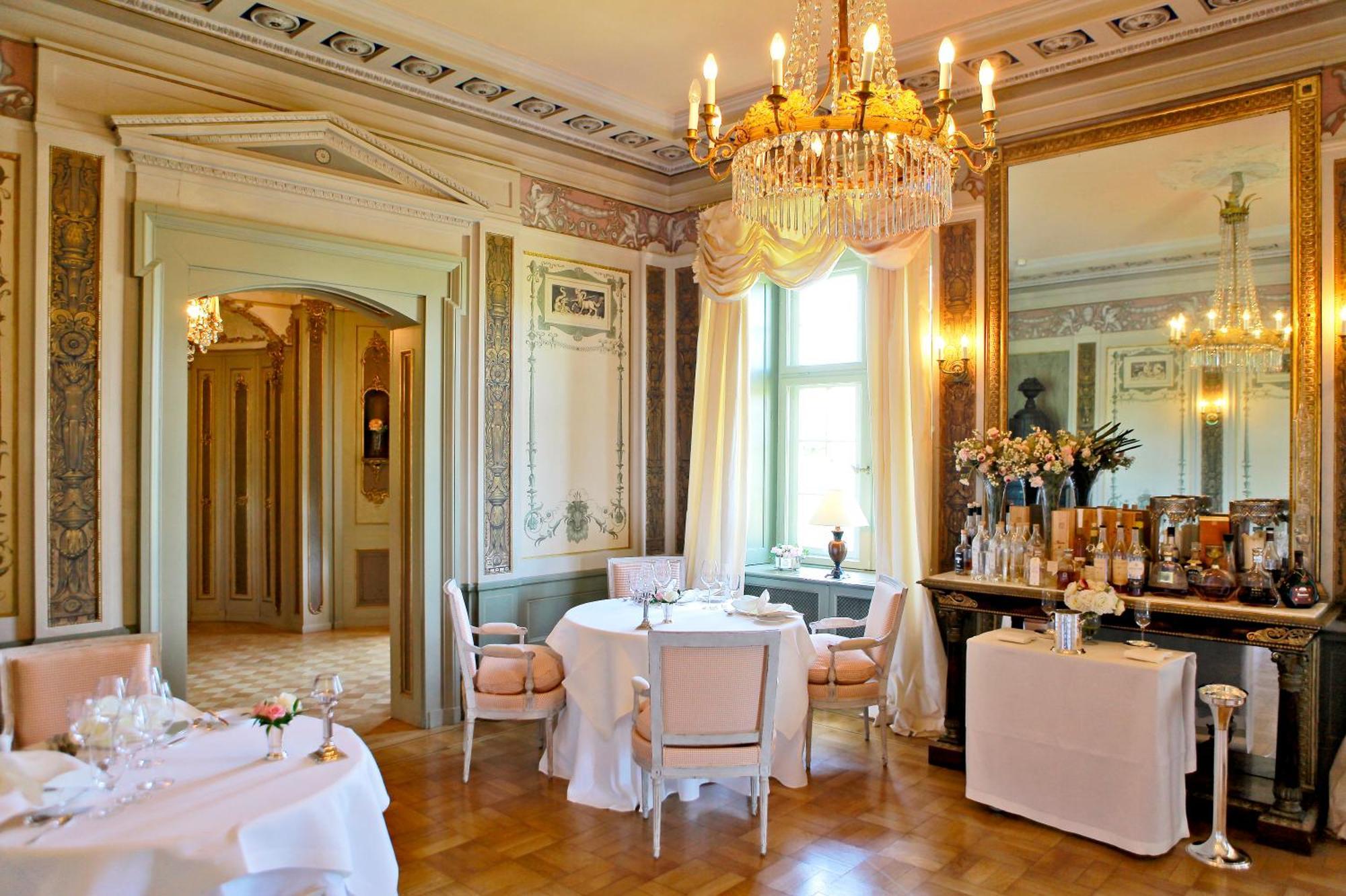 Schlosshotel Muenchhausen Aerzen Exterior photo