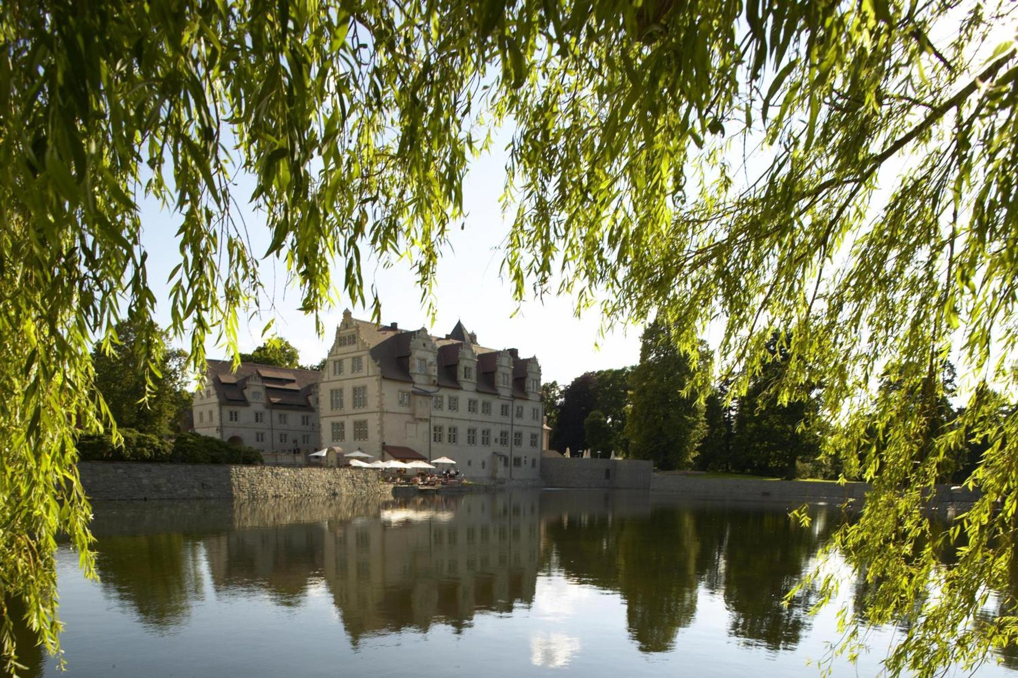 Schlosshotel Muenchhausen Aerzen Exterior photo
