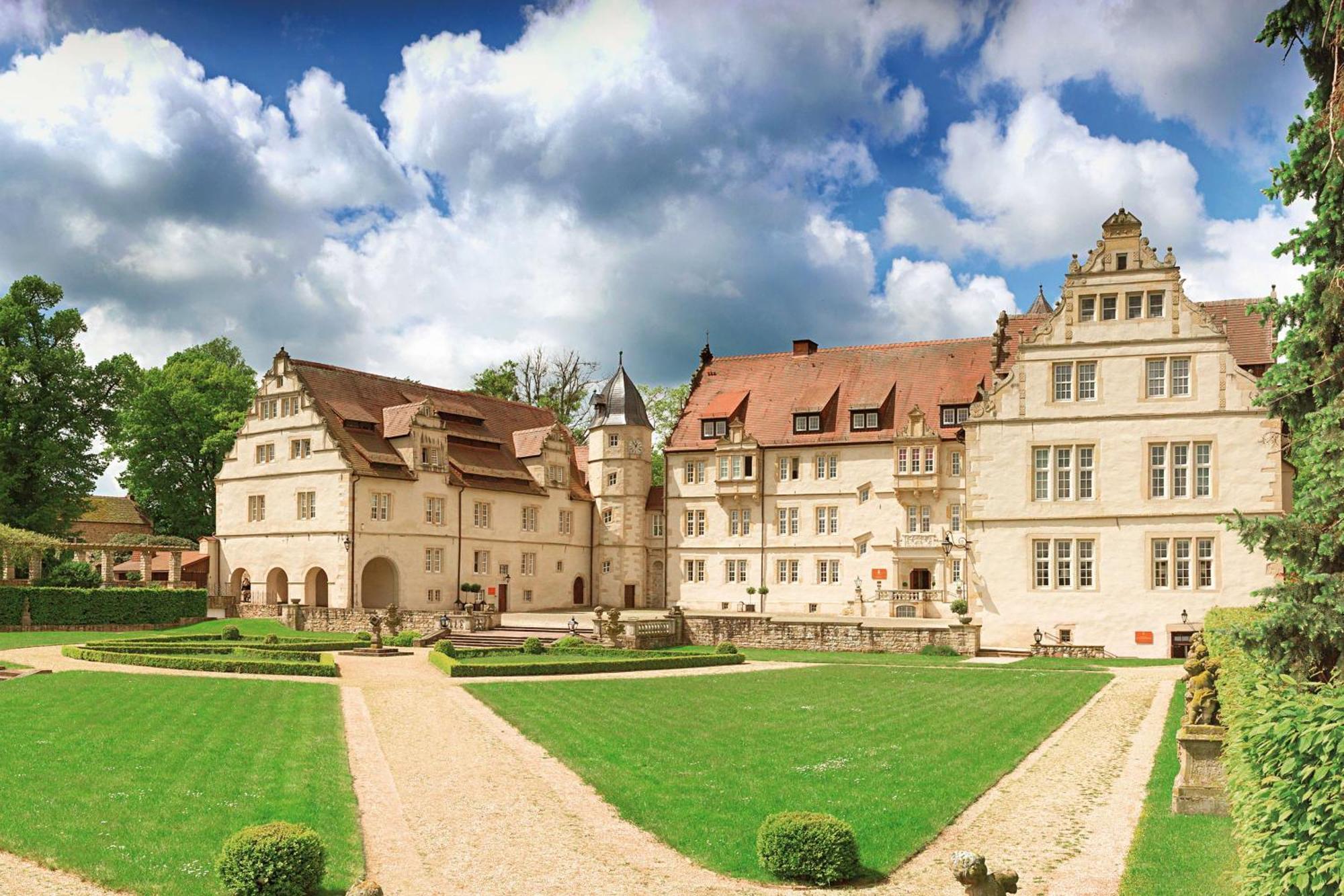 Schlosshotel Muenchhausen Aerzen Exterior photo